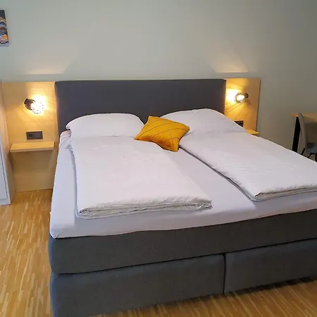Con4rent Hotel